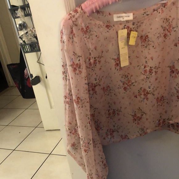 Oxford Circus pink sheer cape top. So beautiful! Has armhole on right side - Picture 5 of 5